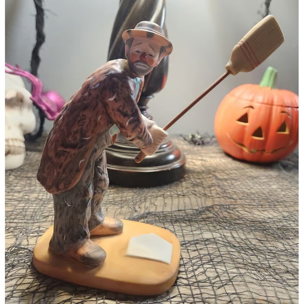 Emmett Kelly Dave Grossman Circus Figurine Weary Willie Baseball Broom 1991